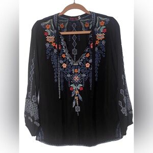 Johnny Was SZ S black embroidered v neck tunic